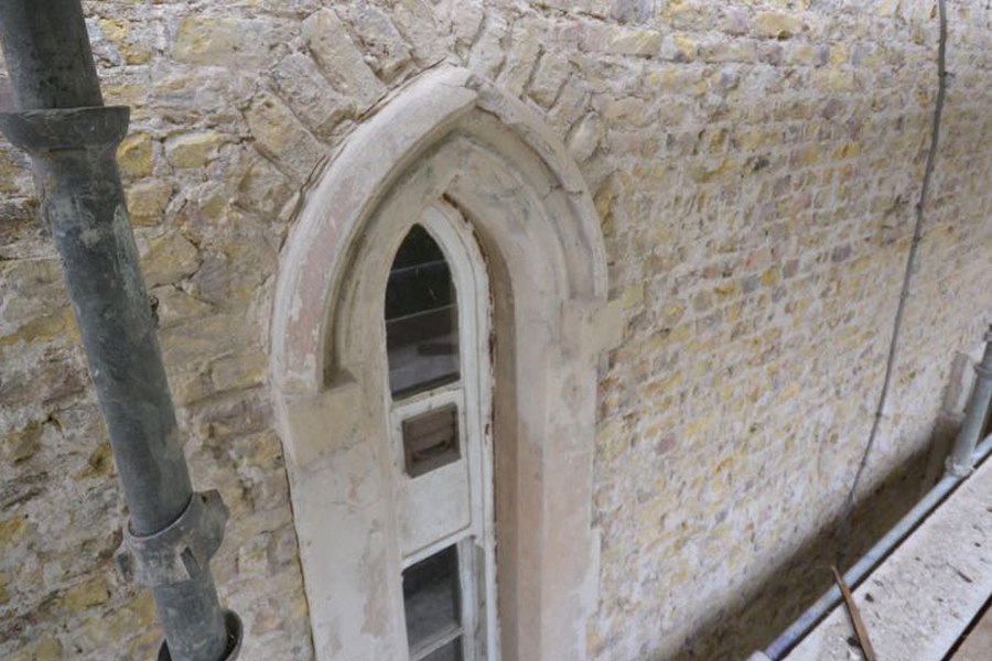 arched window georgian plaster detail